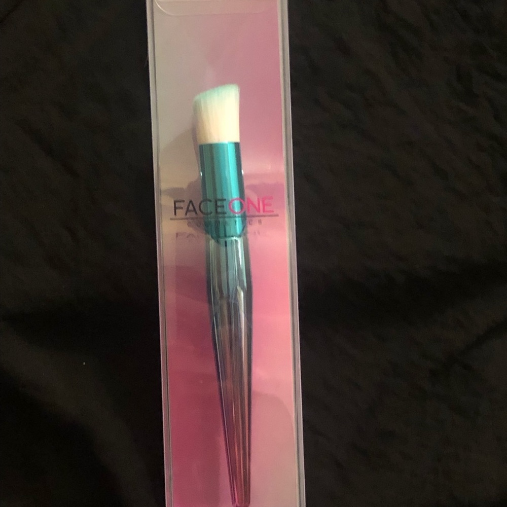 Eyeshadow brush